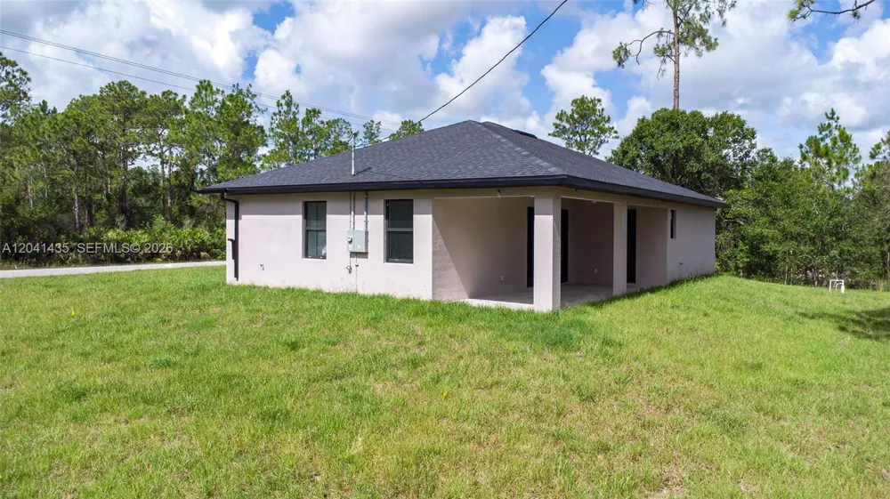 3207 E 10th ST Lehigh Acres, FL 33972