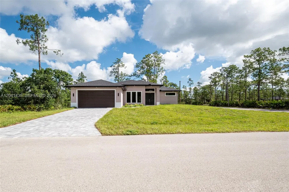 3207 E 10th ST Lehigh Acres, FL 33972