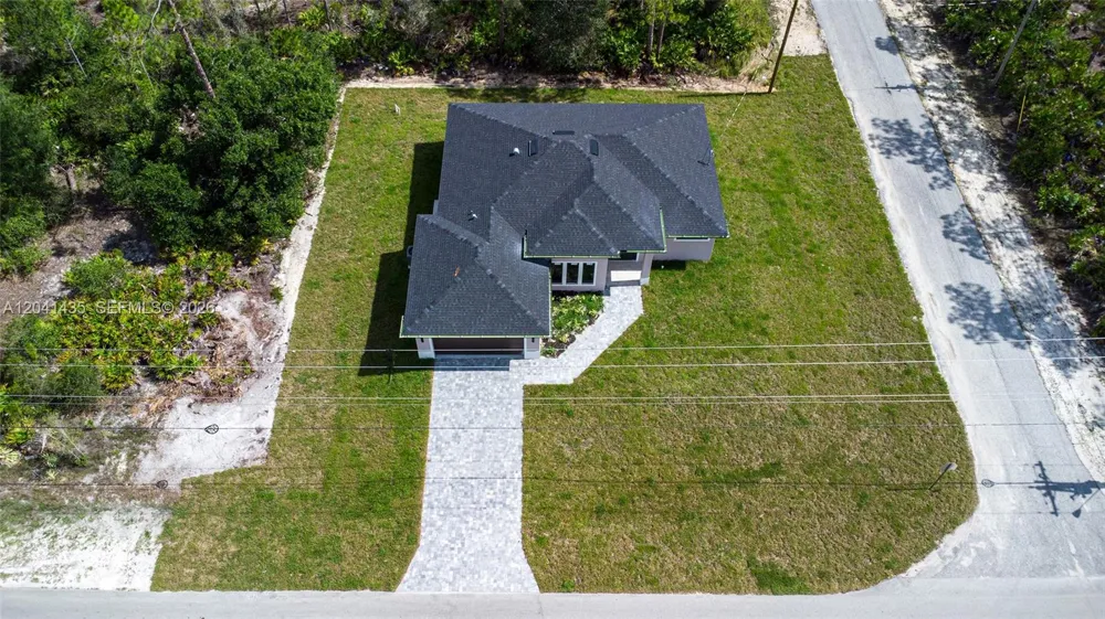 3207 E 10th ST Lehigh Acres, FL 33972