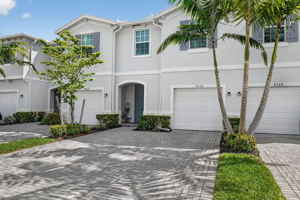 4326 Hammock Grove Drive Lake Worth, FL 33467