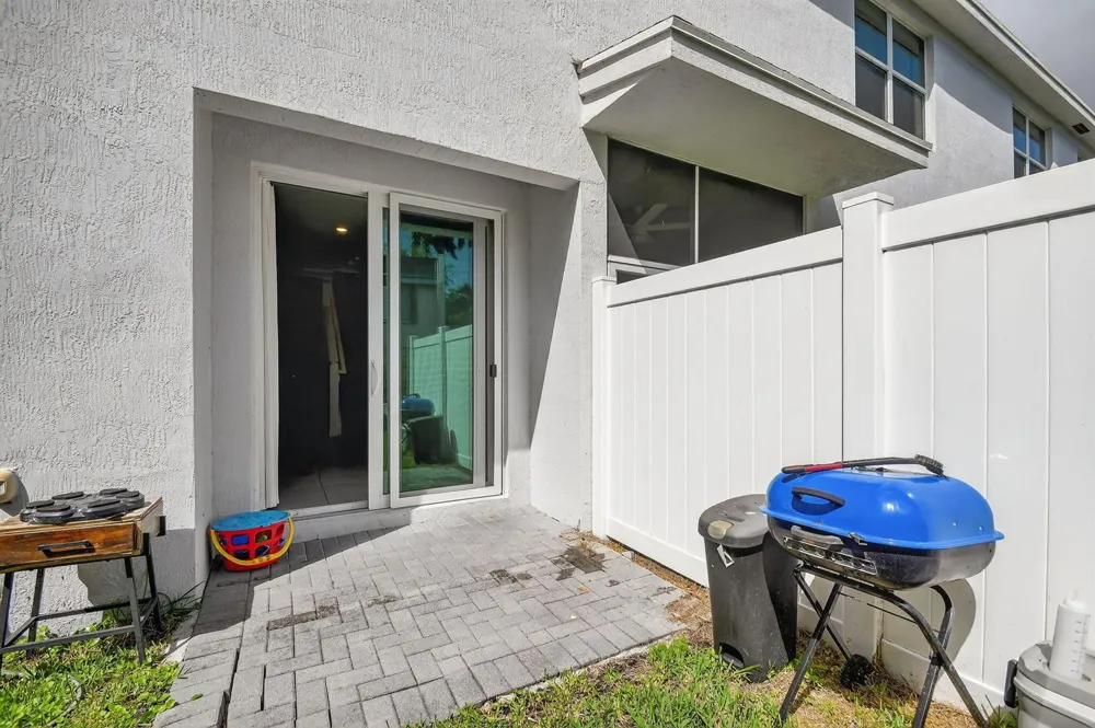 4326 Hammock Grove Drive Lake Worth, FL 33467
