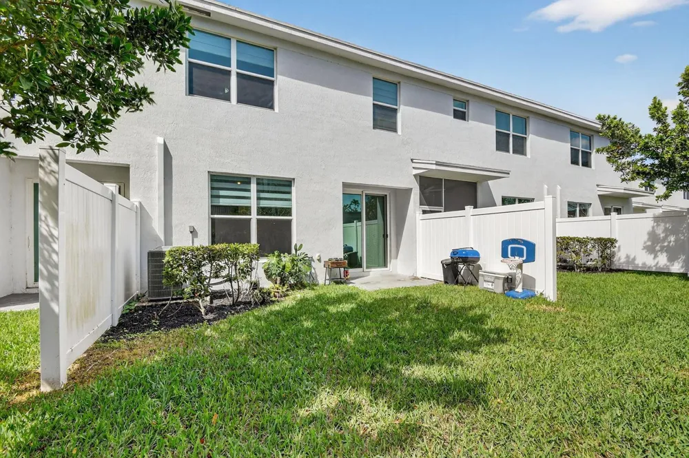 4326 Hammock Grove Drive Lake Worth, FL 33467