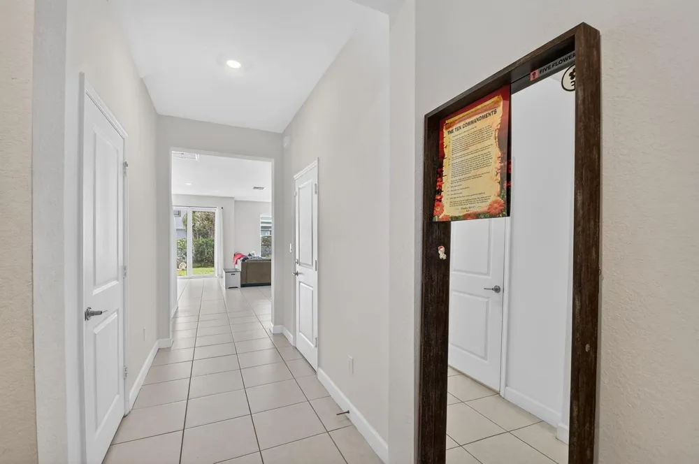 4326 Hammock Grove Drive Lake Worth, FL 33467
