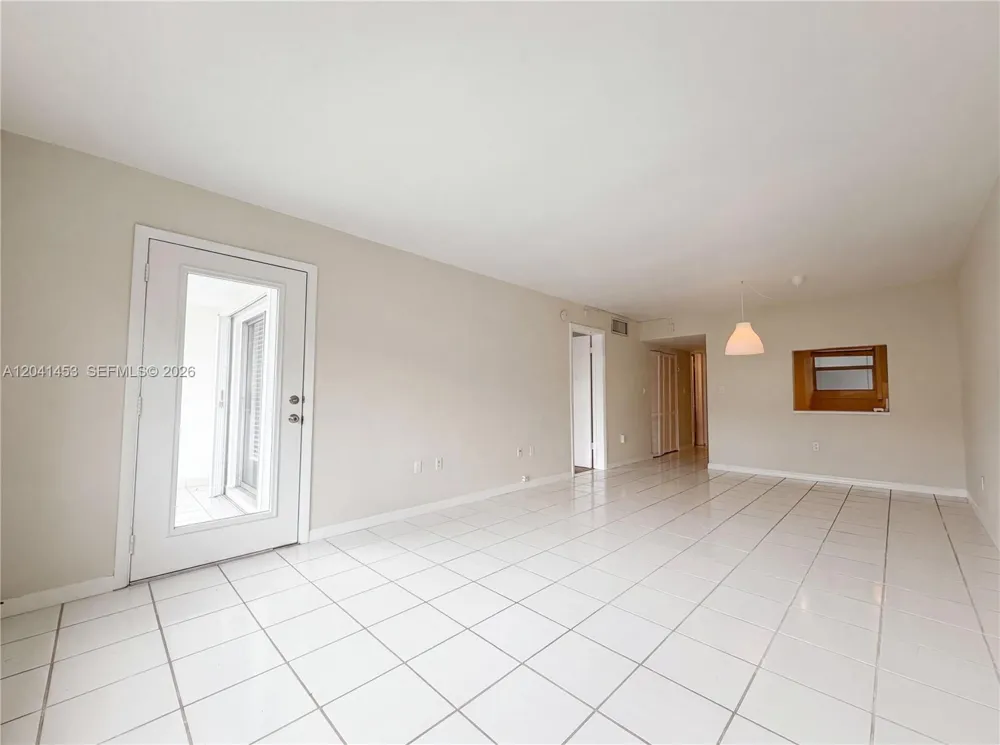 200 Galen Dr #202 Key Biscayne, FL 33149