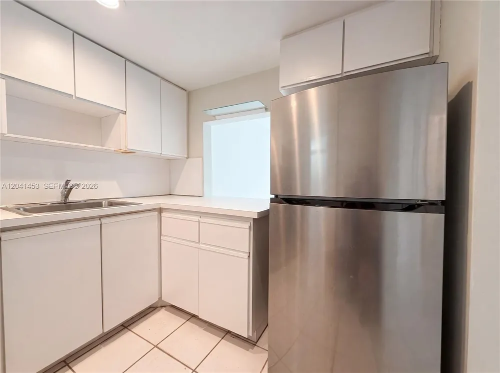 200 Galen Dr #202 Key Biscayne, FL 33149