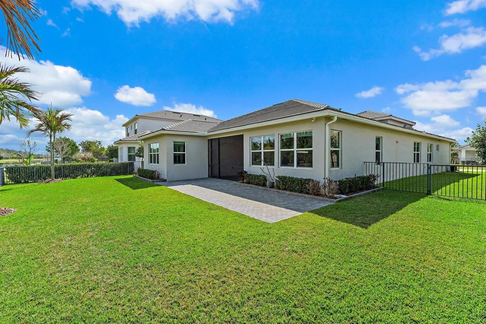15955 Whippoorwill Circle Westlake, FL 33470