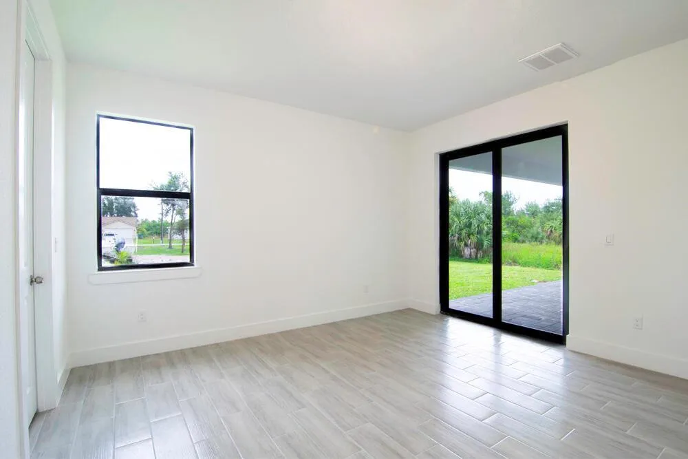 15633 Lakeland Circle Port Charlotte, FL 33981