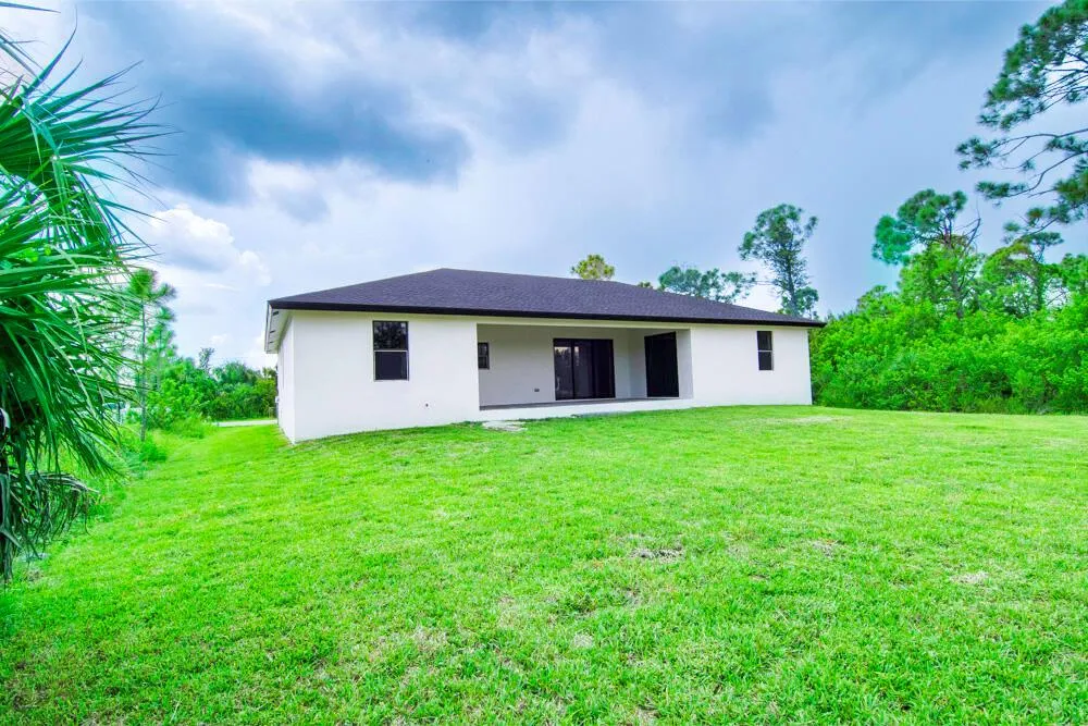 15633 Lakeland Circle Port Charlotte, FL 33981
