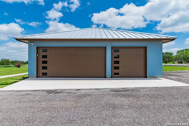 731 County Road 356 Adkins, TX 78101