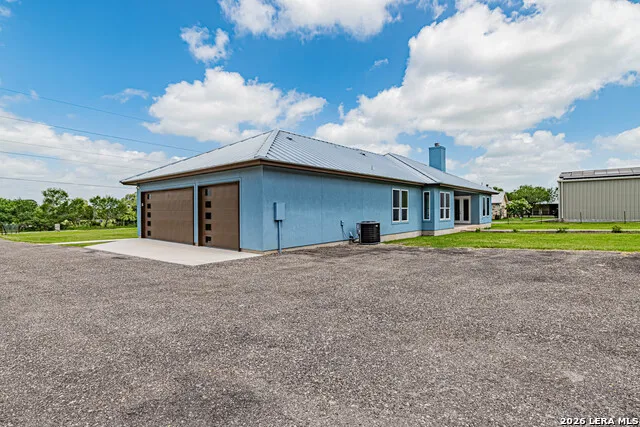 731 County Road 356 Adkins, TX 78101