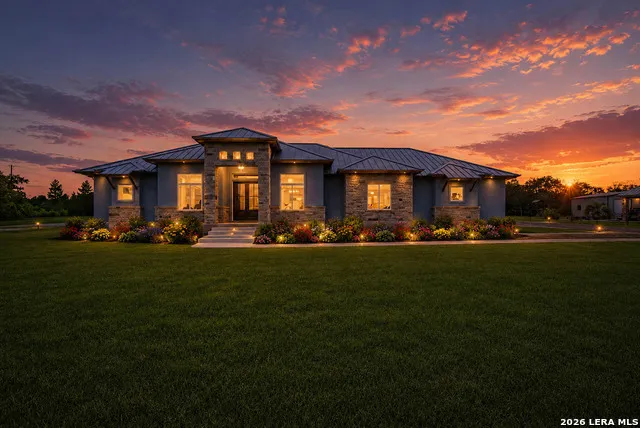 731 County Road 356 Adkins, TX 78101