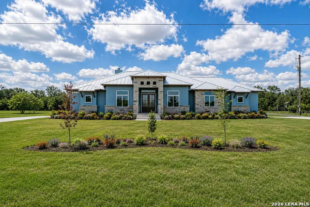 731 County Road 356 Adkins, TX 78101