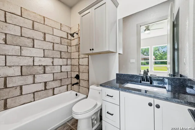 731 County Road 356 Adkins, TX 78101