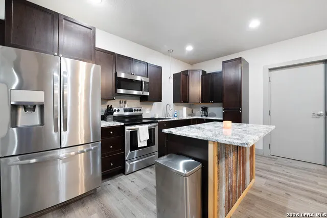 731 County Road 356 Adkins, TX 78101