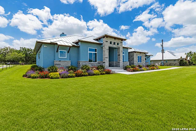 731 County Road 356 Adkins, TX 78101