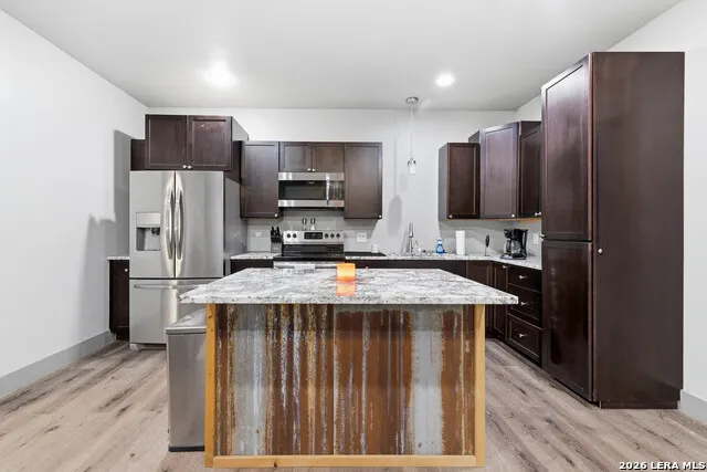 731 County Road 356 Adkins, TX 78101