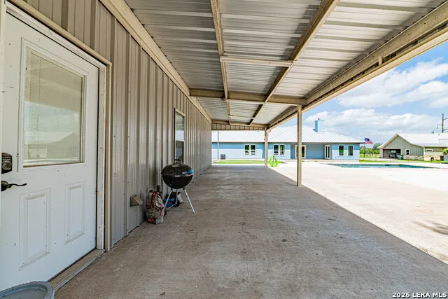 731 County Road 356 Adkins, TX 78101