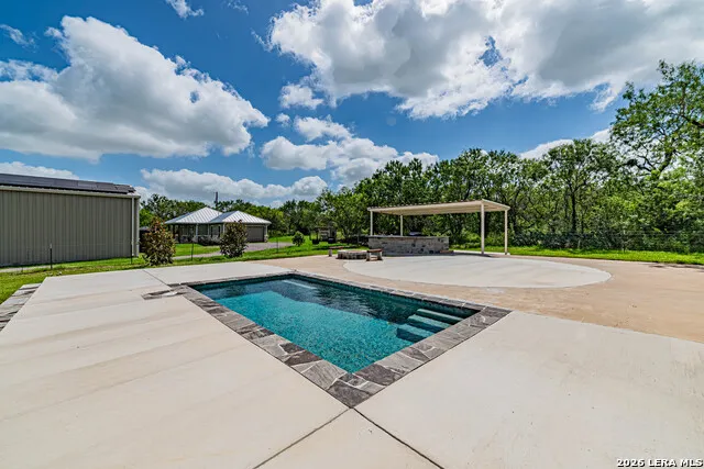731 County Road 356 Adkins, TX 78101