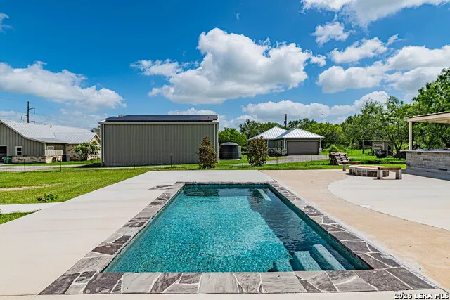 731 County Road 356 Adkins, TX 78101