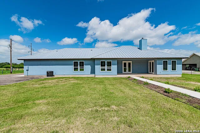 731 County Road 356 Adkins, TX 78101