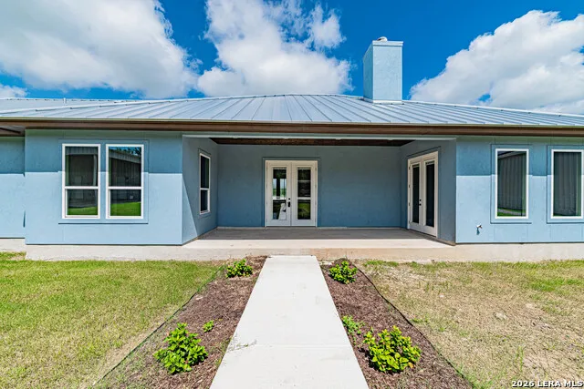 731 County Road 356 Adkins, TX 78101