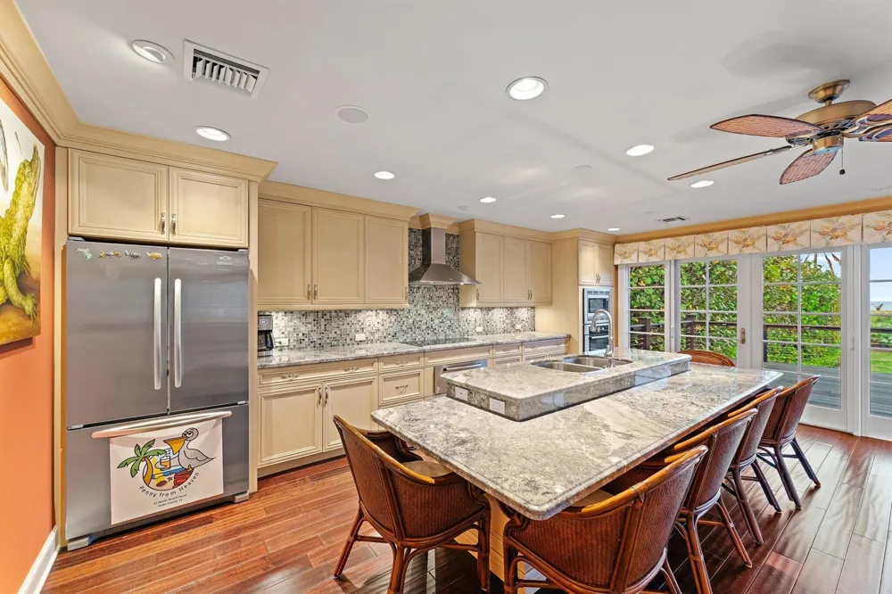 31 Beach Road Jupiter Island, FL 33455