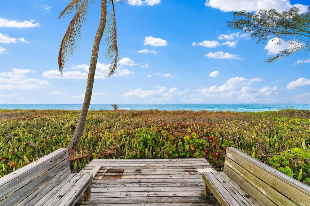 31 Beach Road Jupiter Island, FL 33455