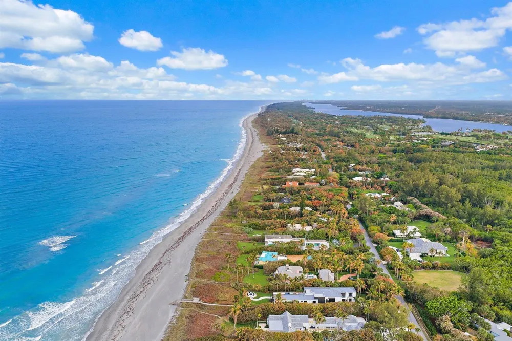31 Beach Road Jupiter Island, FL 33455