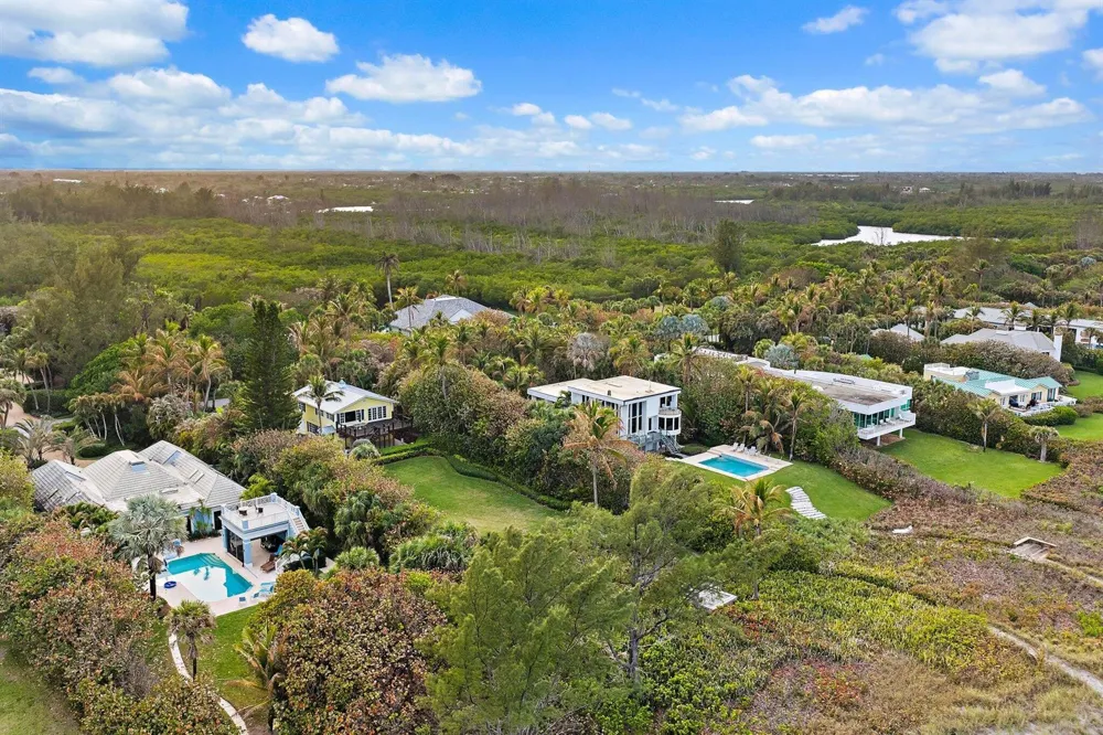 31 Beach Road Jupiter Island, FL 33455