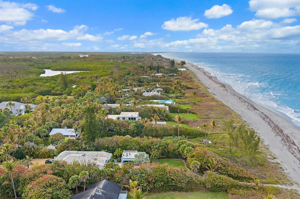 31 Beach Road Jupiter Island, FL 33455