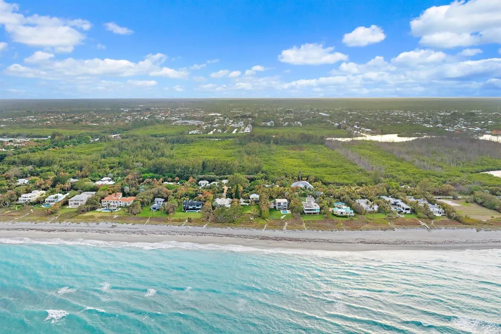 31 Beach Road Jupiter Island, FL 33455