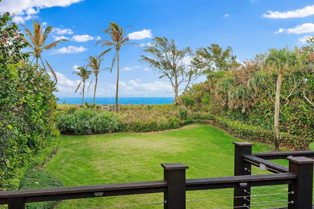 31 Beach Road Jupiter Island, FL 33455