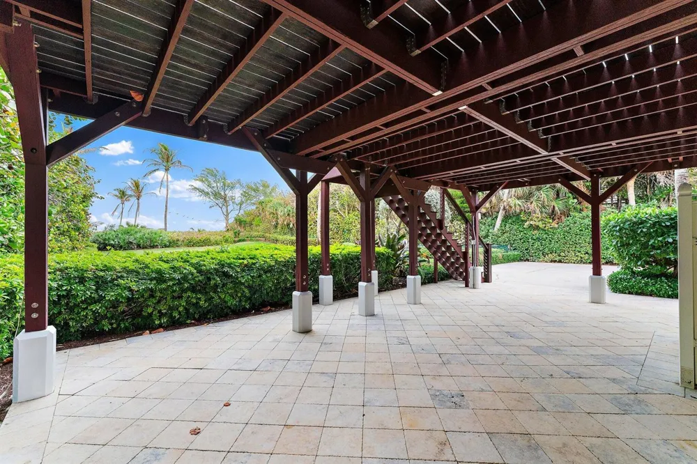 31 Beach Road Jupiter Island, FL 33455