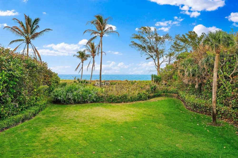 31 Beach Road Jupiter Island, FL 33455