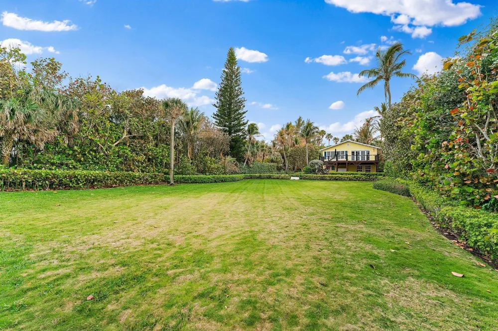 31 Beach Road Jupiter Island, FL 33455