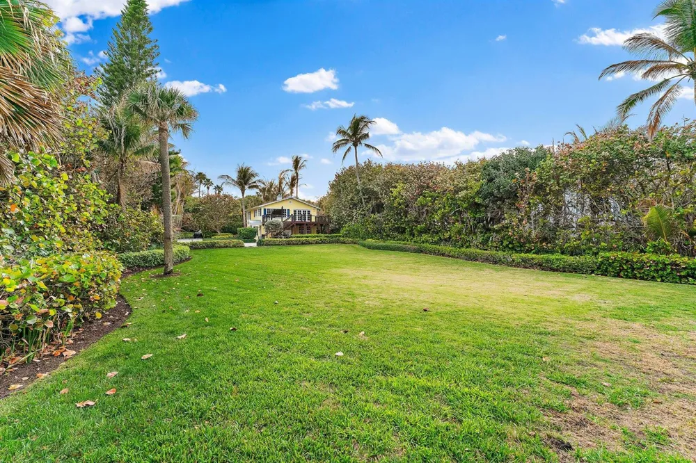 31 Beach Road Jupiter Island, FL 33455
