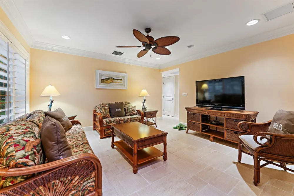 31 Beach Road Jupiter Island, FL 33455