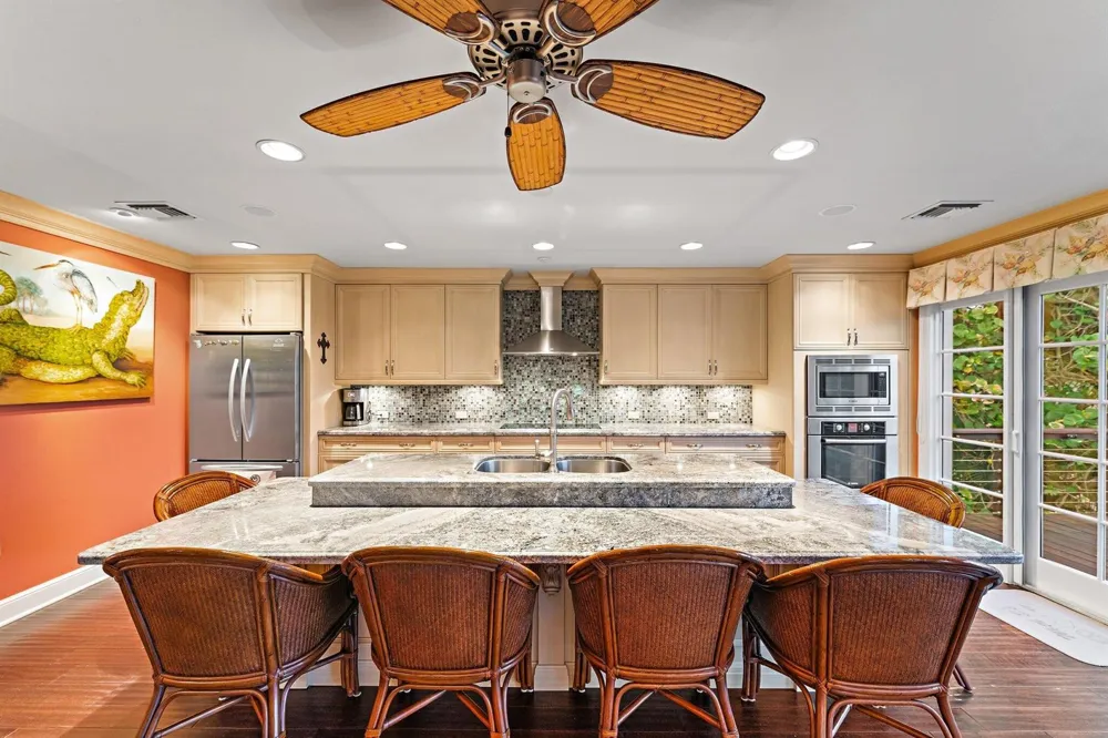 31 Beach Road Jupiter Island, FL 33455