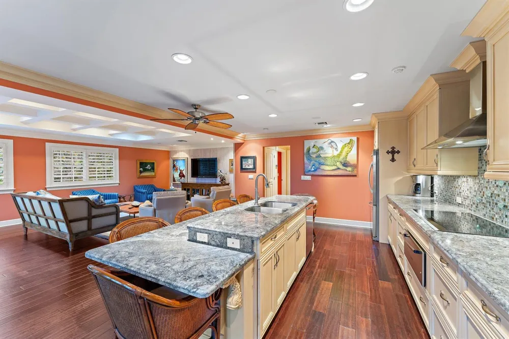 31 Beach Road Jupiter Island, FL 33455