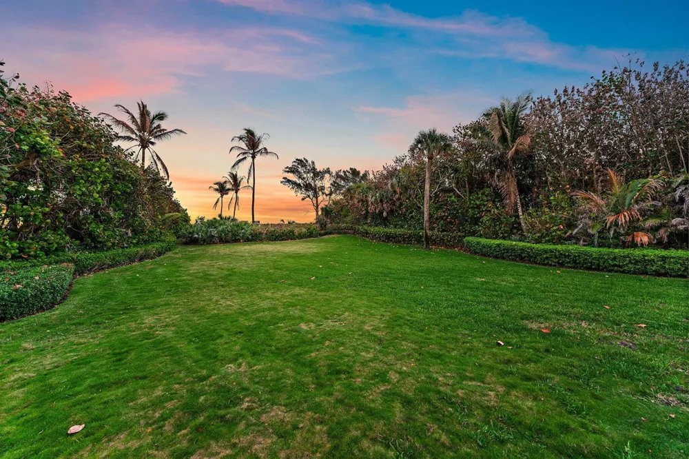 31 Beach Road Jupiter Island, FL 33455