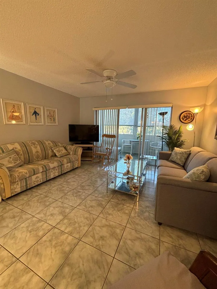 725 Lori Drive #203 Palm Springs, FL 33461