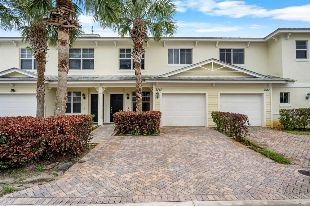 2545 Creekside Drive Fort Pierce, FL 34981
