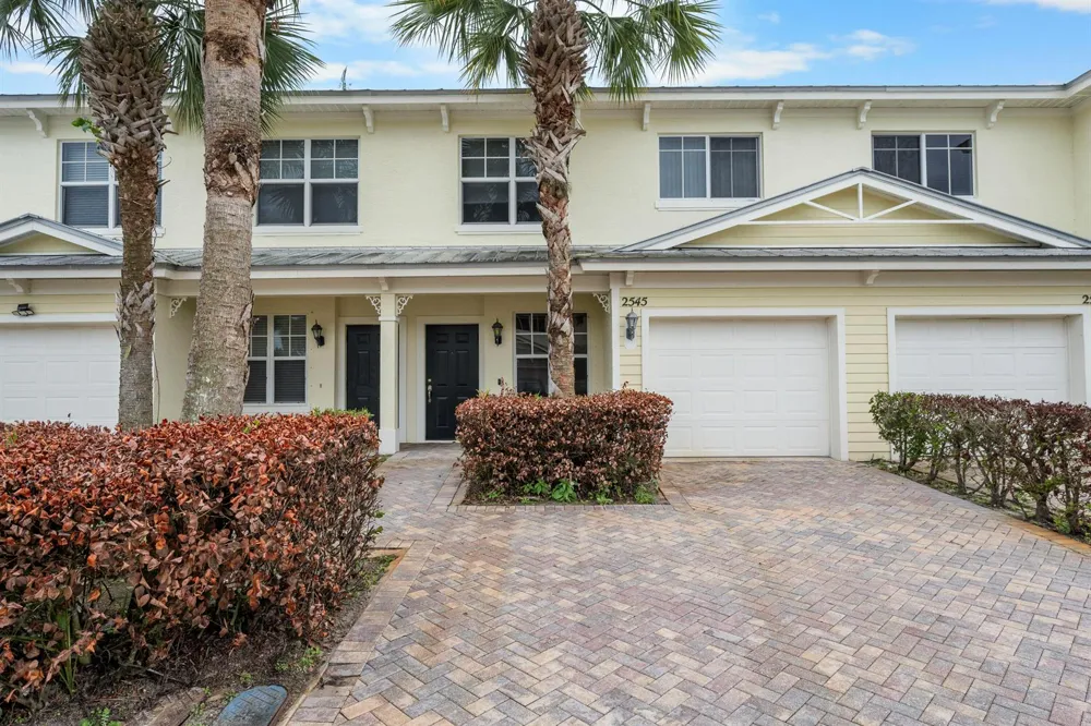 2545 Creekside Drive Fort Pierce, FL 34981
