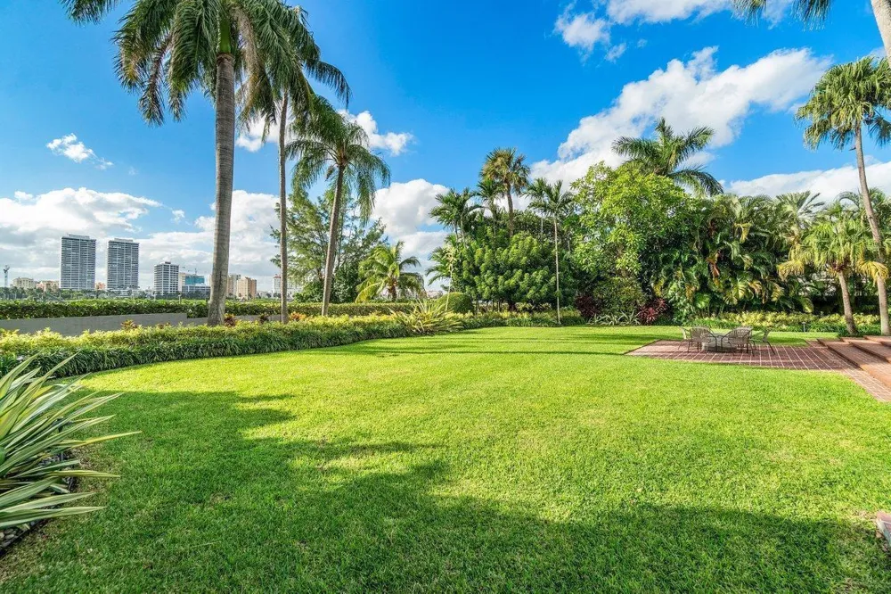 15 S Lake Trail Palm Beach, FL 33480