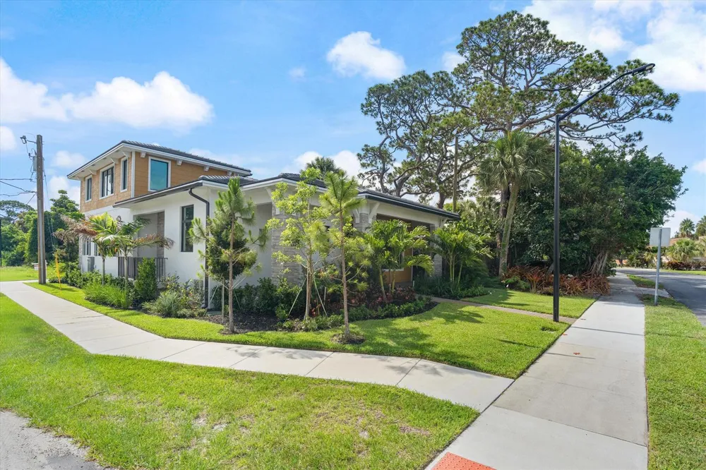 432 NW North River Drive Stuart, FL 34994