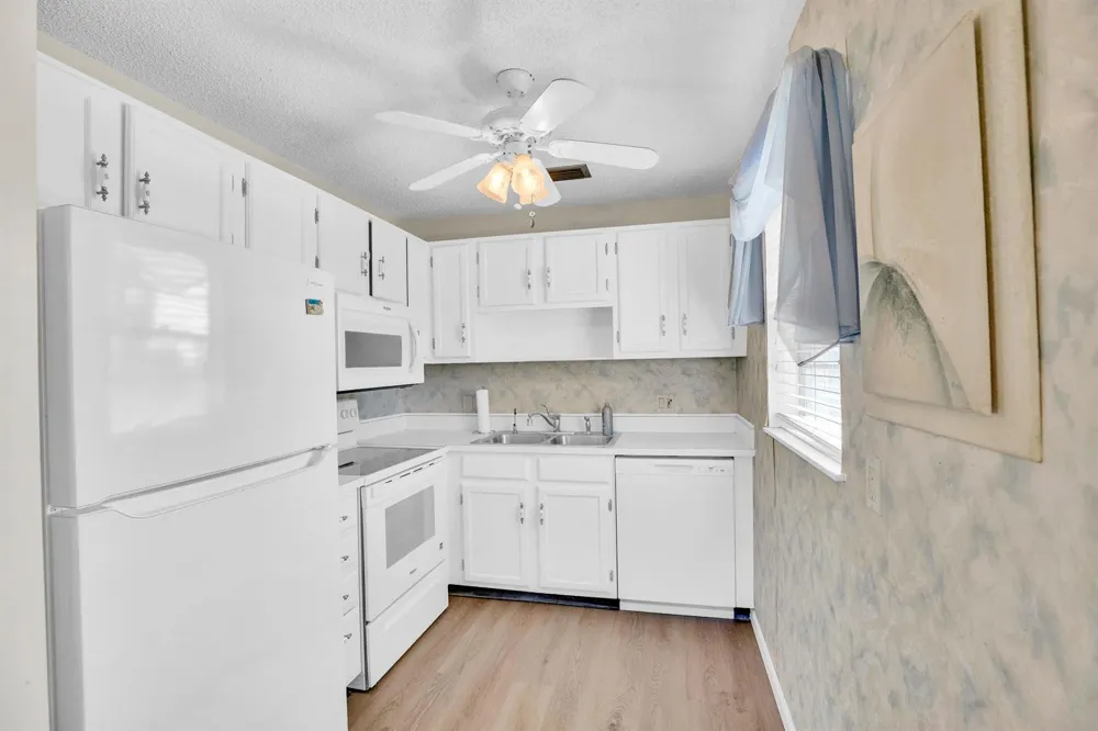 18 Vista Gardens Trail #205 Vero Beach, FL 32962