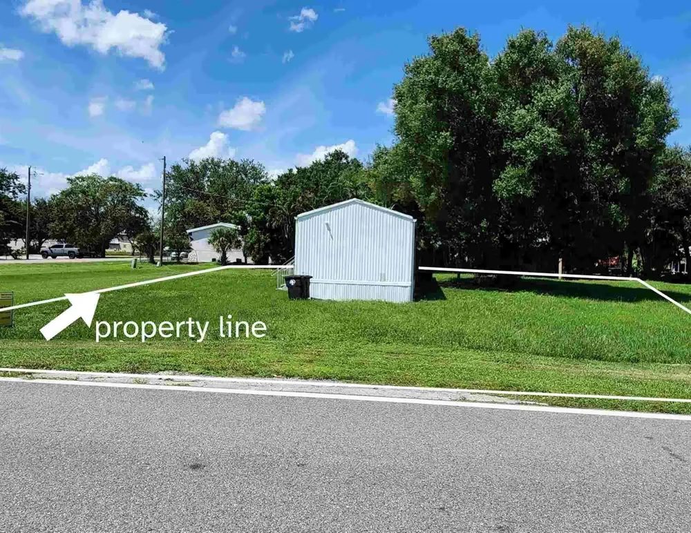 585 NW Avenue D Moore Haven, FL 33471