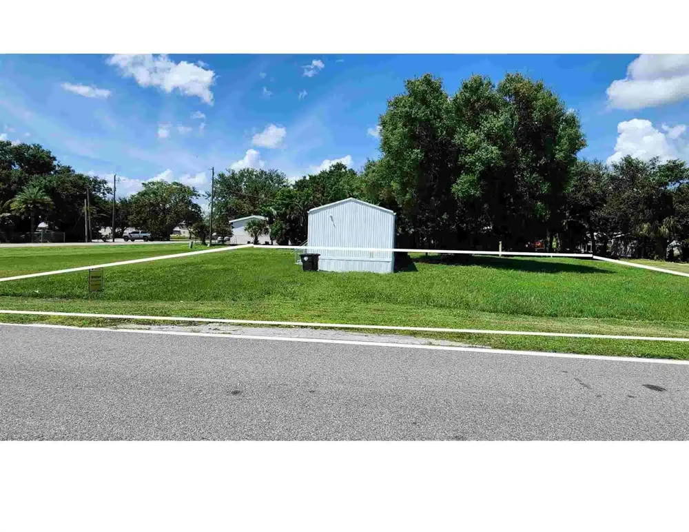 585 NW Avenue D Moore Haven, FL 33471