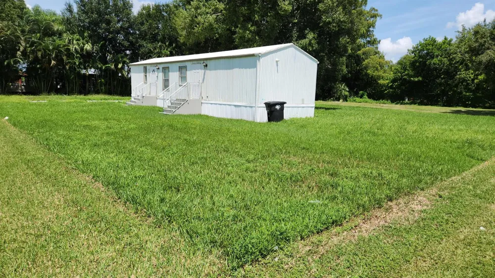 585 NW Avenue D Moore Haven, FL 33471