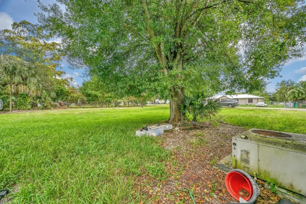 585 NW Avenue D Moore Haven, FL 33471